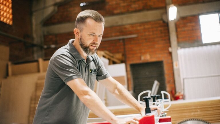 Logiciel devis menuisier : 4 outils et leurs prix réels