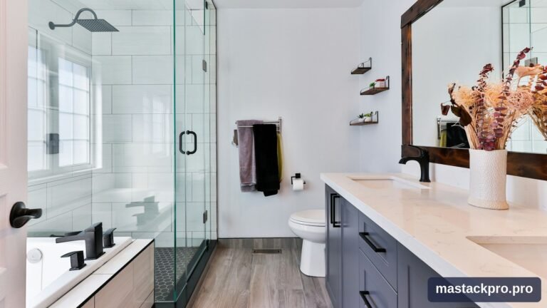 Salle de bain rénovée avec douche à l'italienne vitrée et meuble vasque
